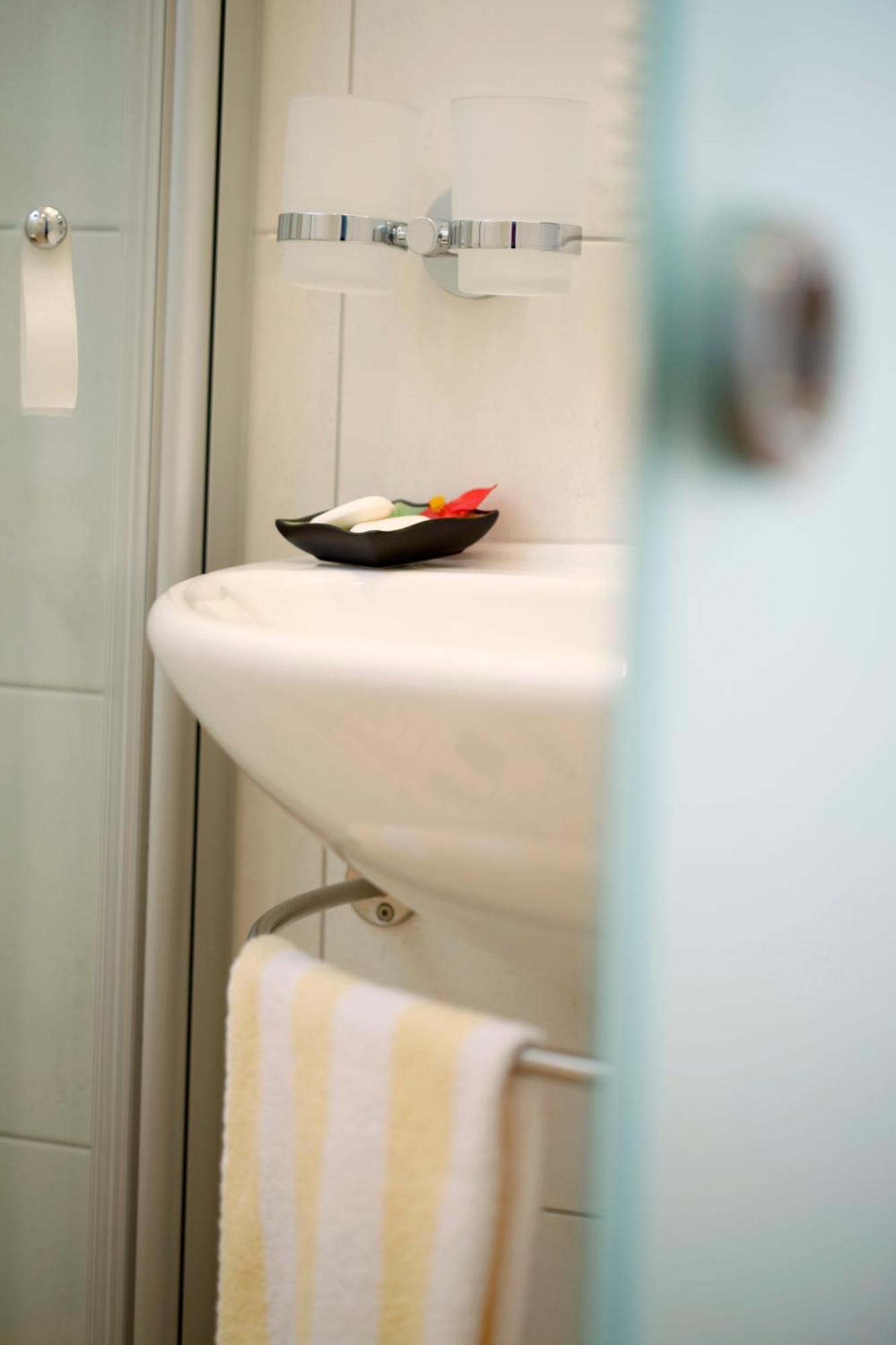 Landhotel Sonnenhalde Bad Boll Ngoại thất bức ảnh