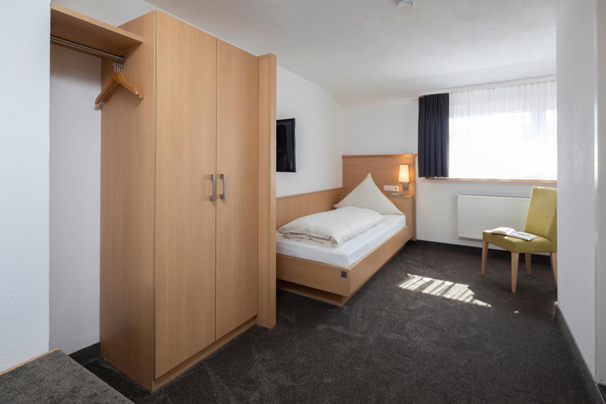 Landhotel Sonnenhalde Bad Boll Ngoại thất bức ảnh