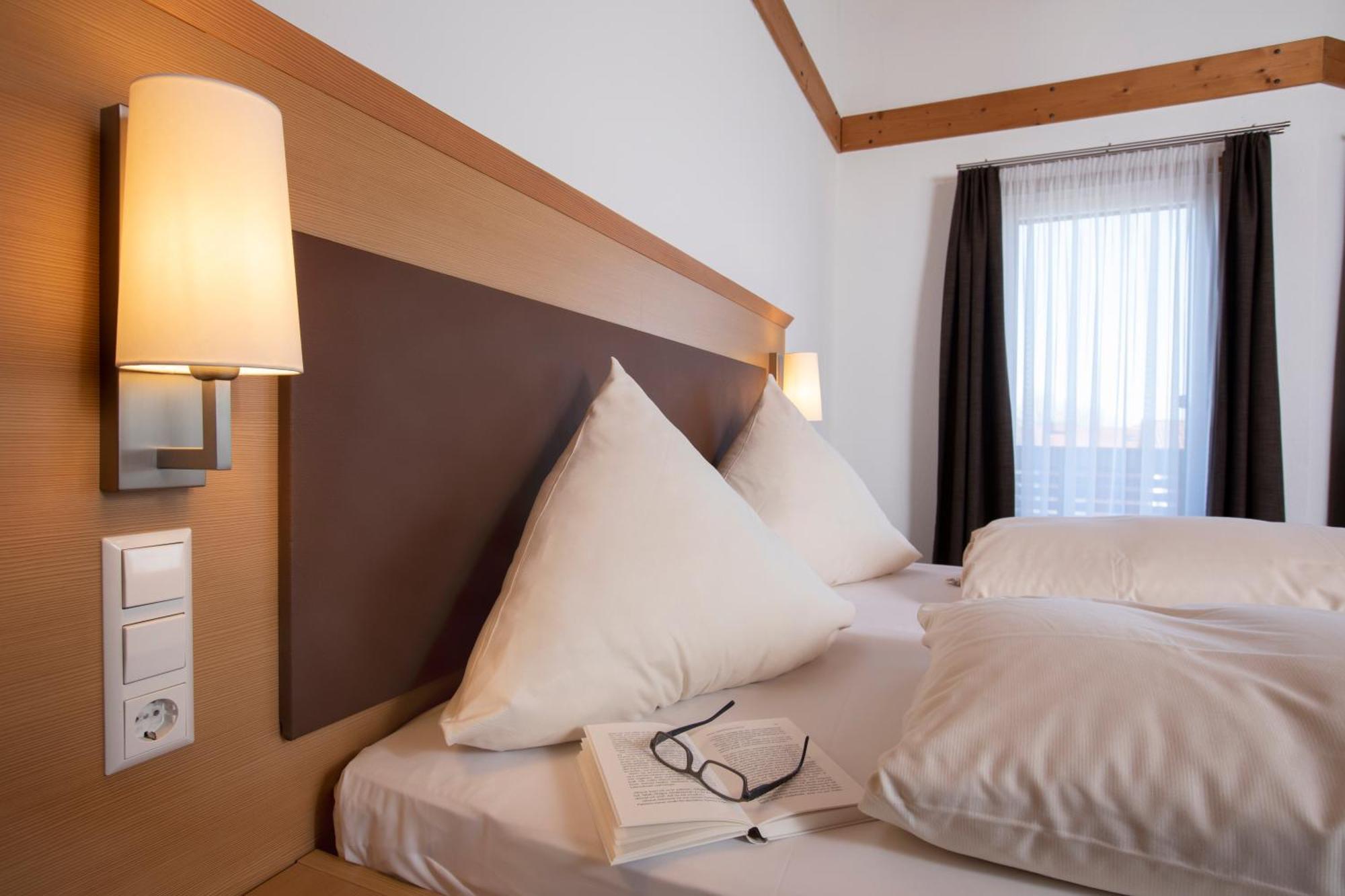 Landhotel Sonnenhalde Bad Boll Ngoại thất bức ảnh